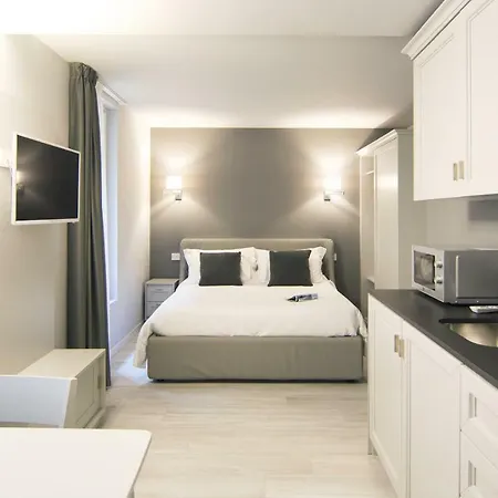 La Quadra - In With Daily Housekeeping Apartment