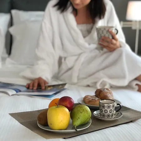 La Quadra - The Super In Iseo, With Daily Housekeeping Included! إيزِيو