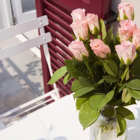 La Quadra - In With Daily Housekeeping Apartment *