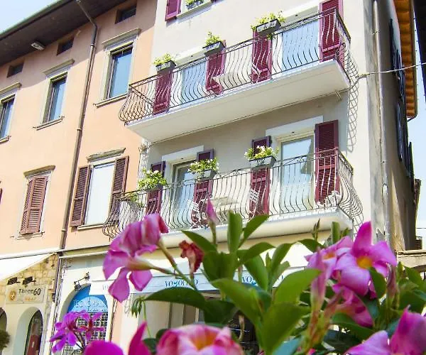 Appartement La Quadra - The Super In Iseo, With Daily Housekeeping Included! *